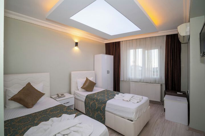 Room 54 of 90
