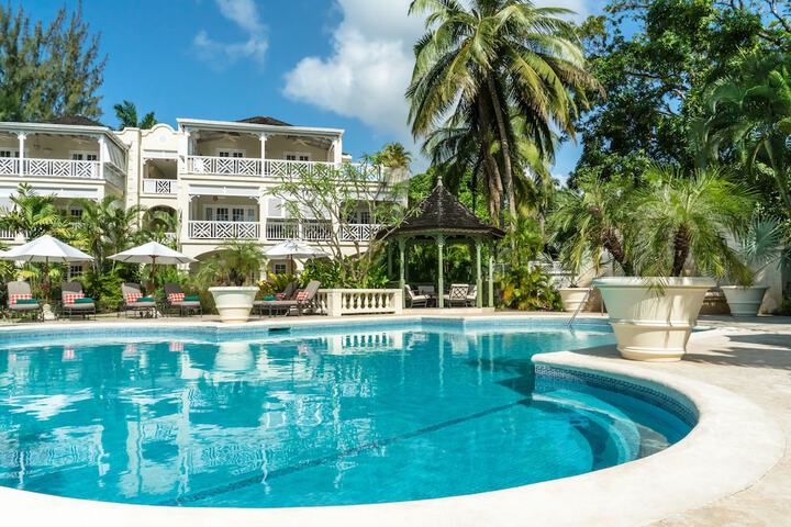 Pool Hotel