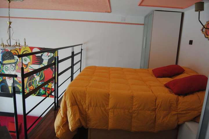 Room 8 of 37