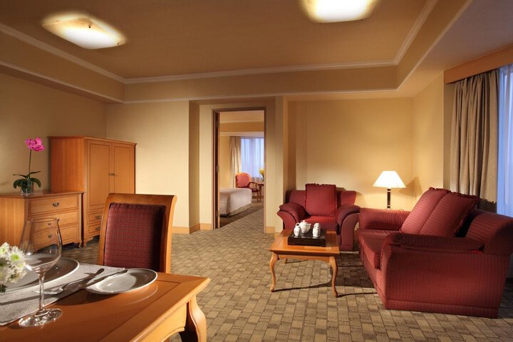 Room 6 of 37