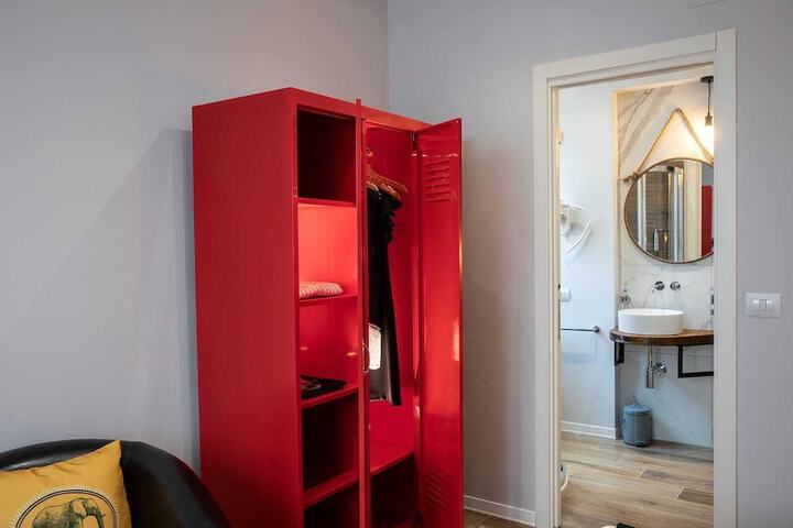 Room 15 of 36