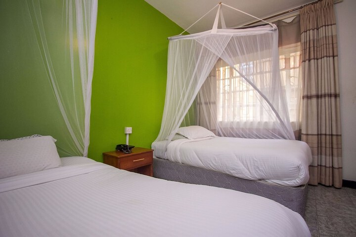 Room 6 of 49