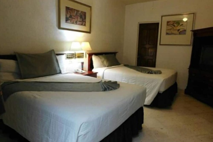 Room 4 of 20
