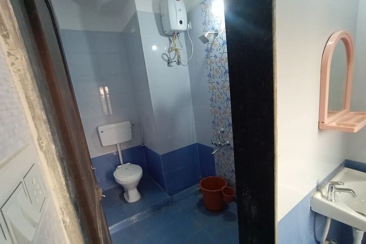 Room 8 of 15