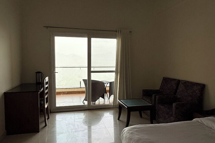 Room 5 of 42