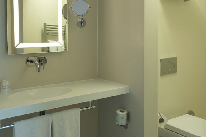 Room 44 of 53