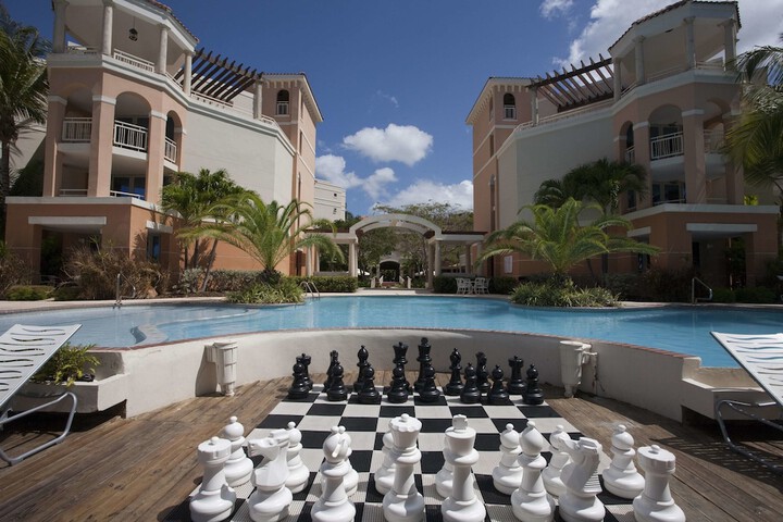 Pool 33 of 91
