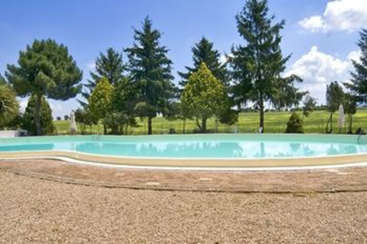Pool 32 of 38