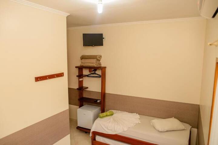 Room 16 of 38