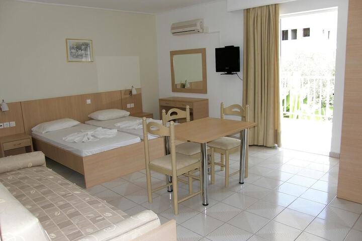 Room 3 of 6