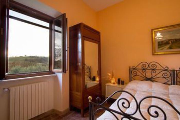 Room 10 of 25
