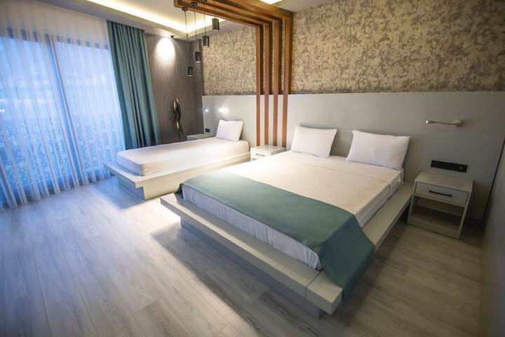 Room 6 of 22