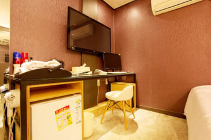 Room 64 of 78