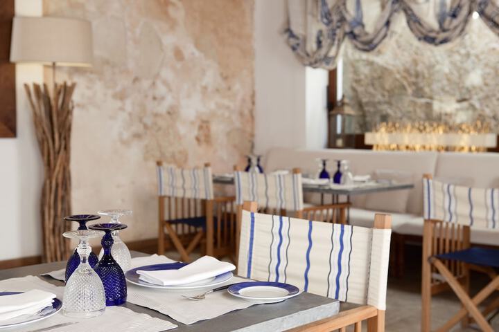 Dining 89 of 136