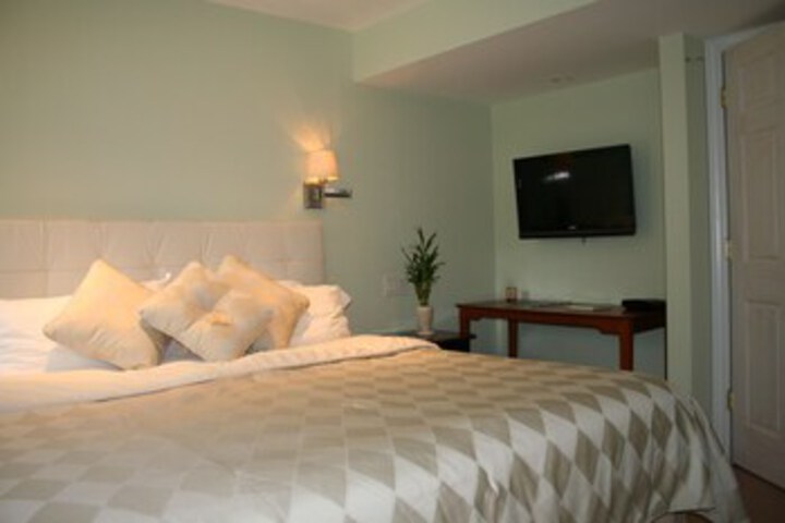 Room 110 of 111
