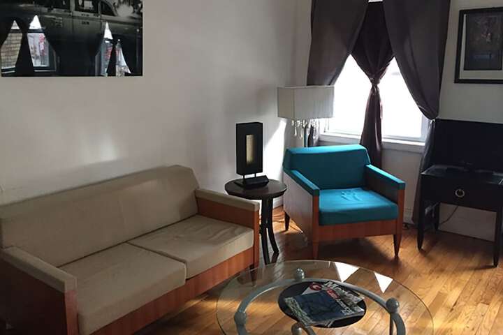 Room 6 of 14