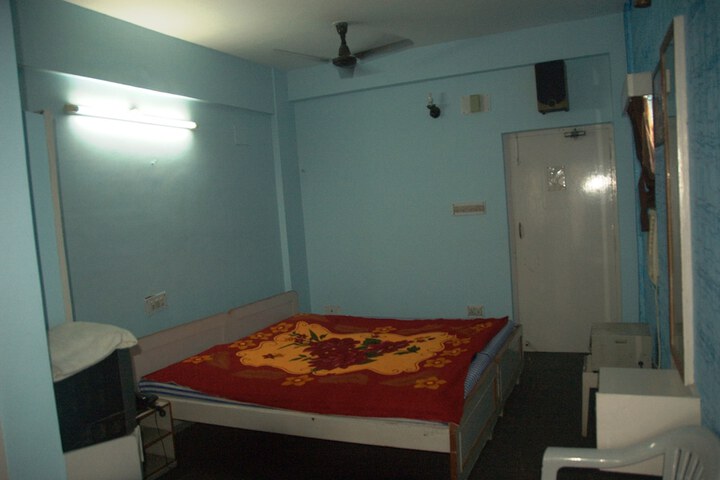 Room 5 of 65