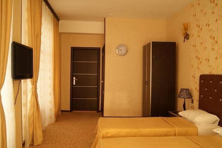 Room 7 of 26
