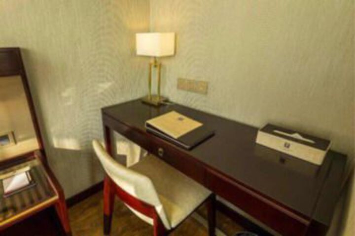 Room 19 of 25