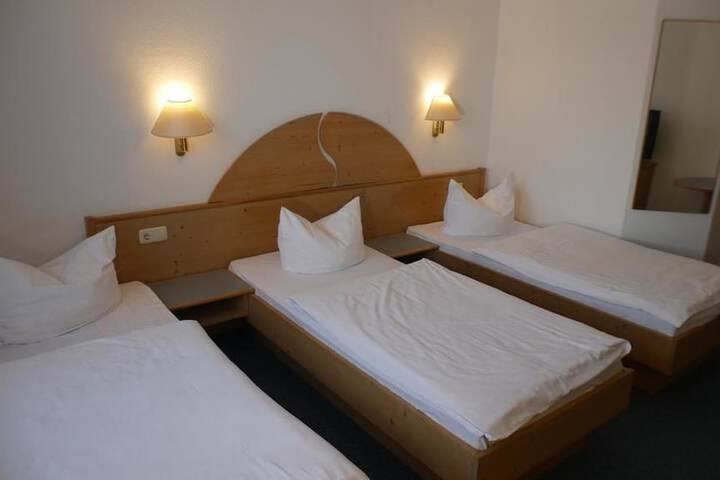 Room 6 of 22