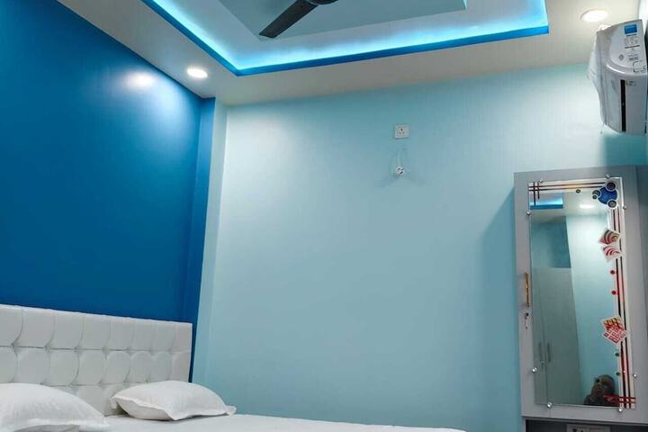 Room 2 of 21