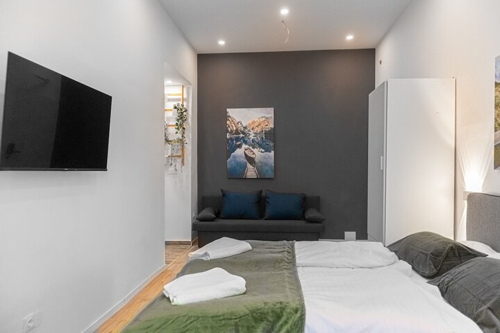 Room 80 of 118