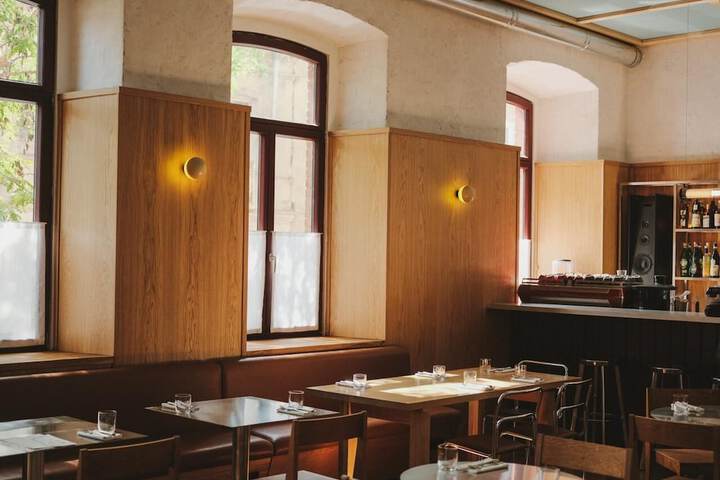 Dining 59 of 70