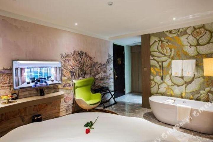Rose Holiday Hotel