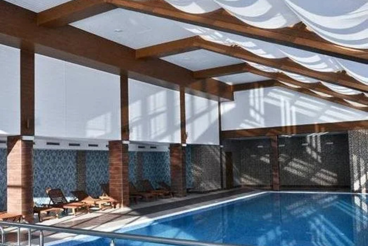Pool 13 of 20