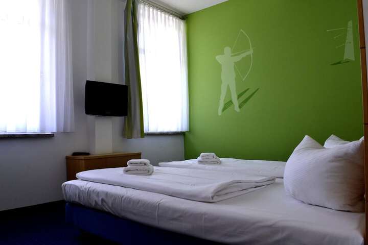 Room 12 of 44