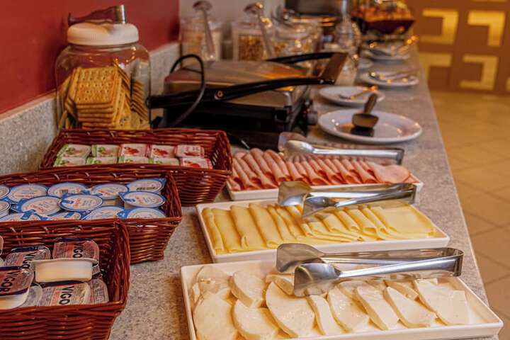 Dining 47 of 69