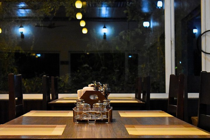 Dining 36 of 63