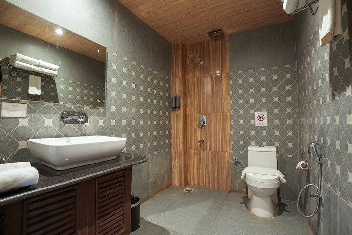 Room 50 of 64