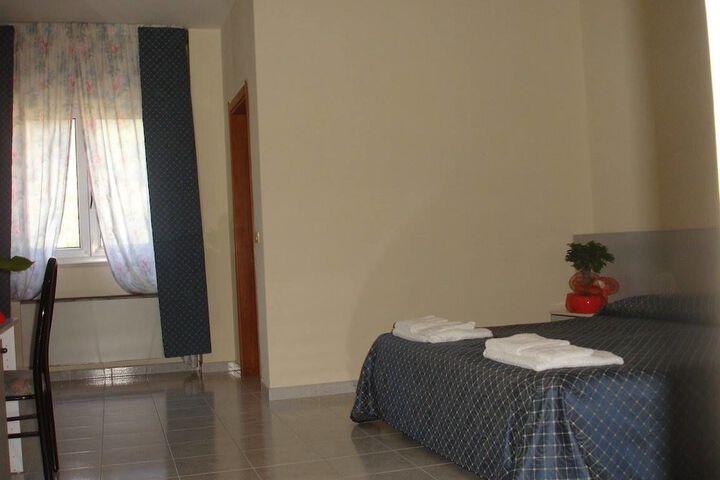 Room 6 of 19