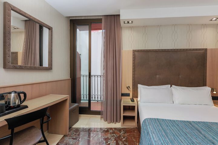 Room 21 of 68