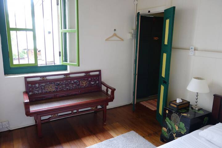 Room 14 of 42