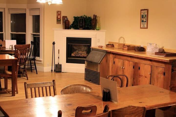 Dining 147 of 165