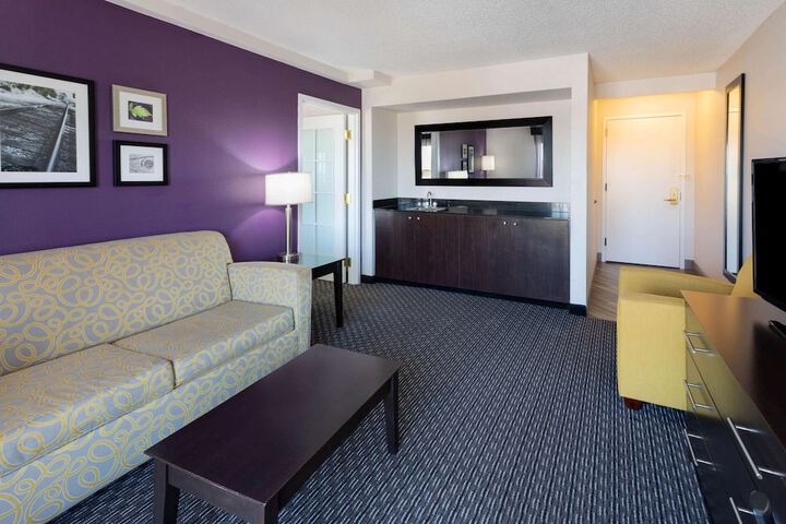 1 King Bed Accessible (5 of 18)