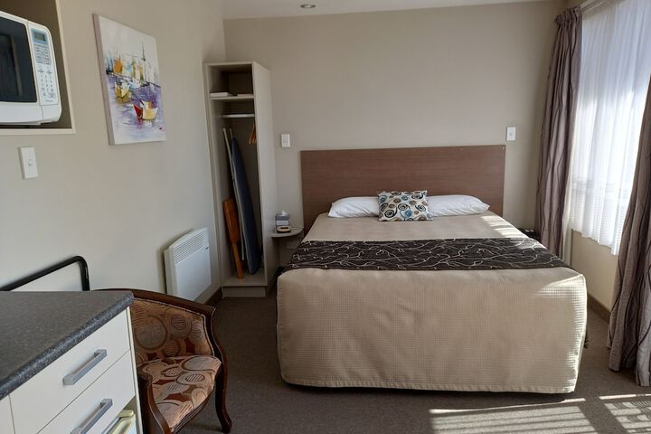Room 16 of 35