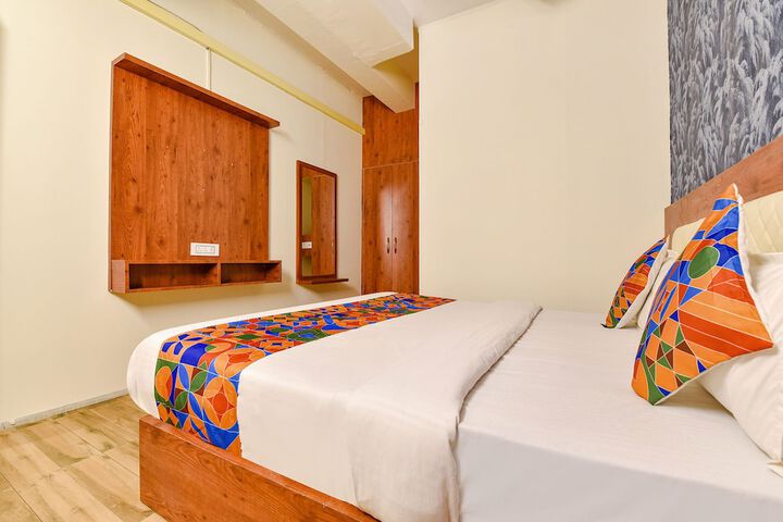 Room 9 of 27