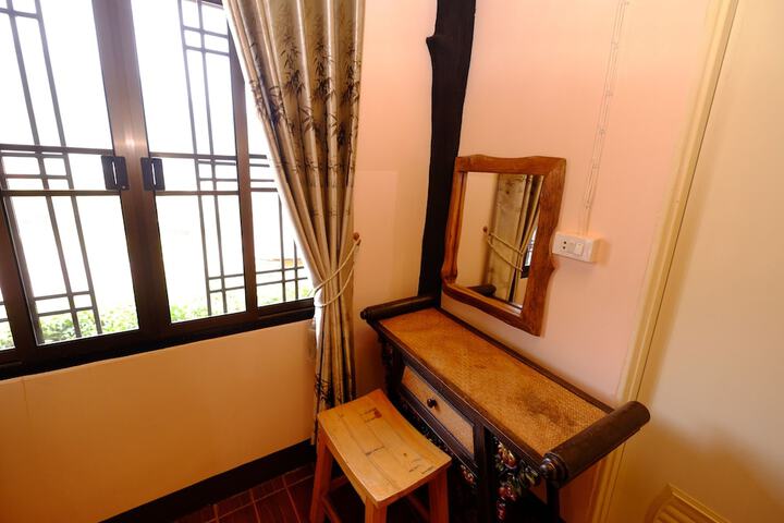 Room 27 of 65