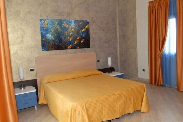Room 13 of 40