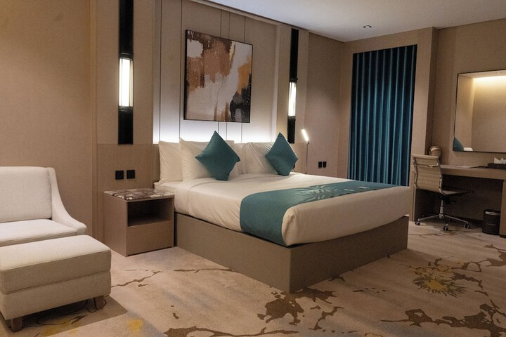 Room 13 of 46