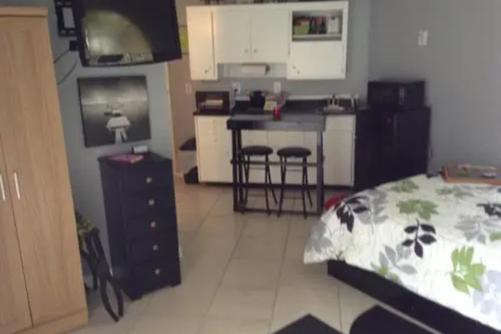 Room 2 of 9