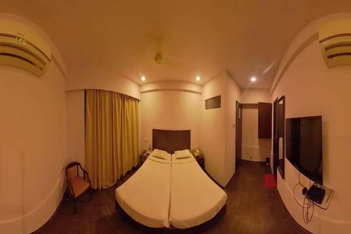 Room 31 of 38