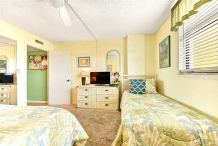 Room 28 of 32