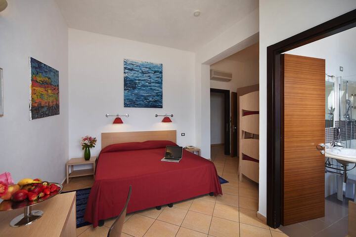 Room 6 of 40