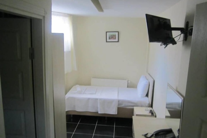 Room 16 of 29