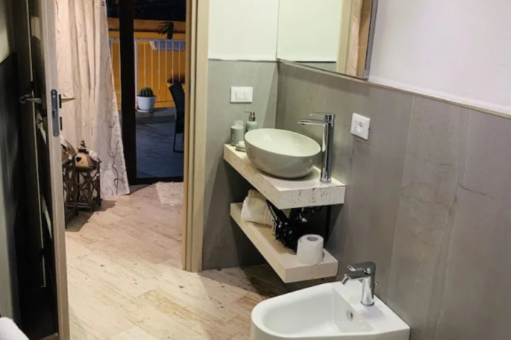 Room 10 of 23