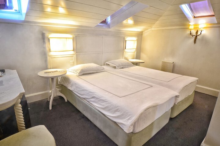 Room 14 of 63